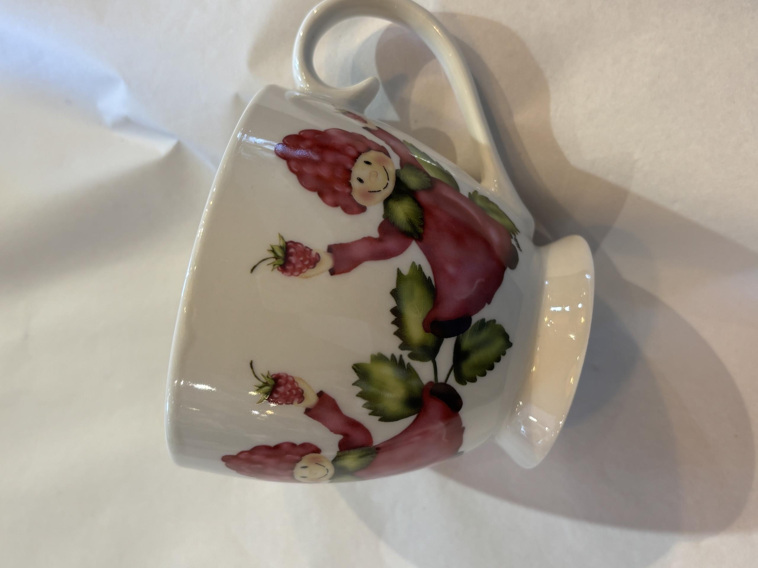 Temugg med hallonbarn på 