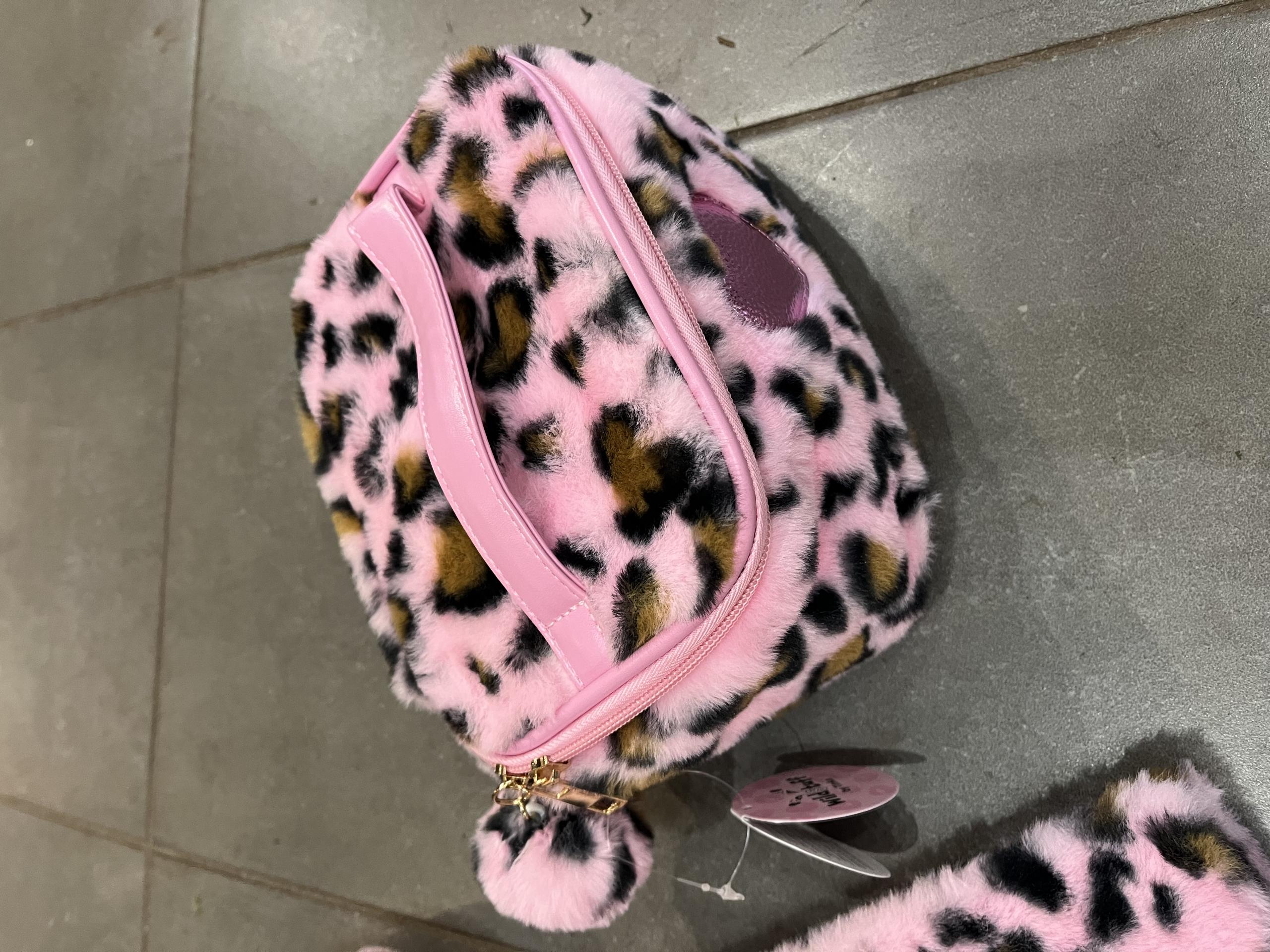 necessär i leo-style